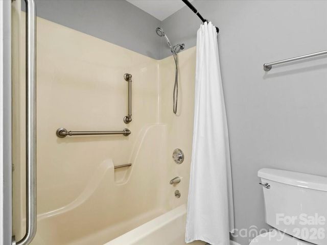 301 Robertson Street, Burnsville, NC 28714