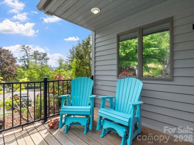 301 Robertson Street, Burnsville, NC 28714