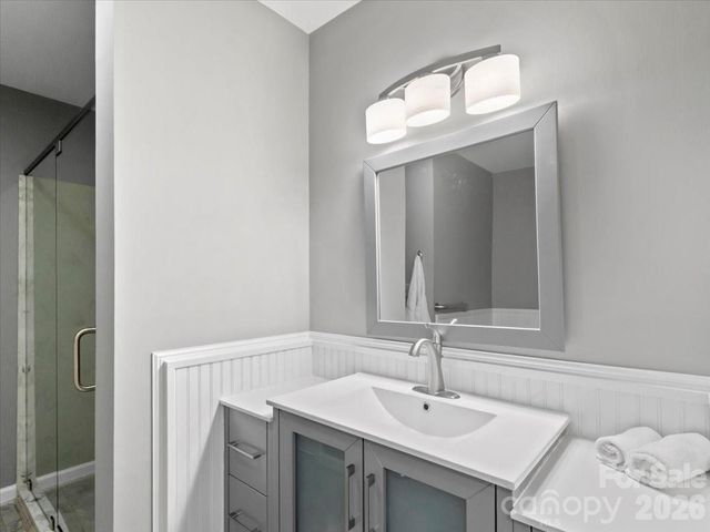 301 Robertson Street, Burnsville, NC 28714