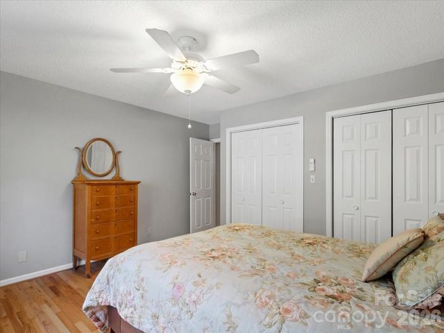 301 Robertson Street, Burnsville, NC 28714