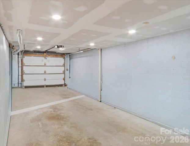 301 Robertson Street, Burnsville, NC 28714