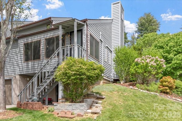 301 Robertson Street, Burnsville, NC 28714