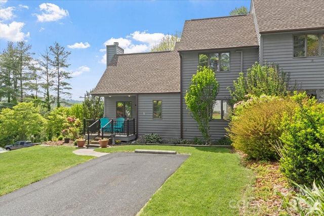301 Robertson Street, Burnsville, NC 28714