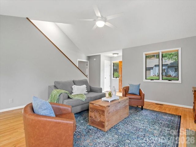 301 Robertson Street, Burnsville, NC 28714