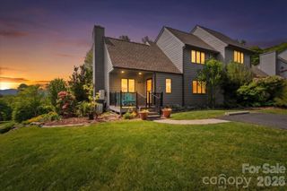 301 Robertson Street, Burnsville, NC 28714