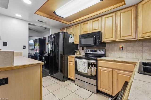 3600 Smokey Chamber DR, Virginia Beach, VA 23462
