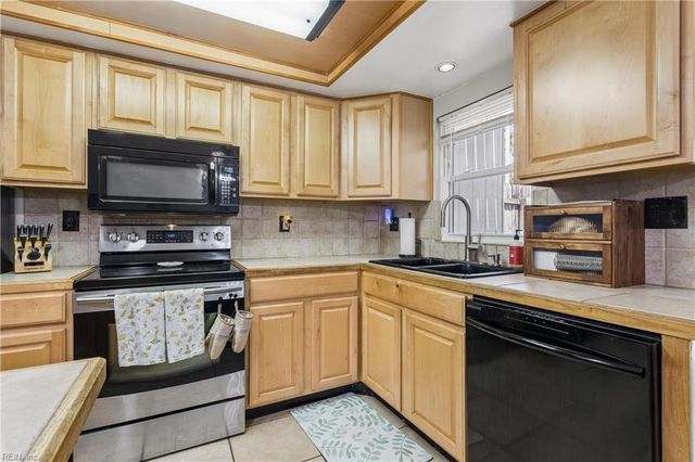 3600 Smokey Chamber DR, Virginia Beach, VA 23462