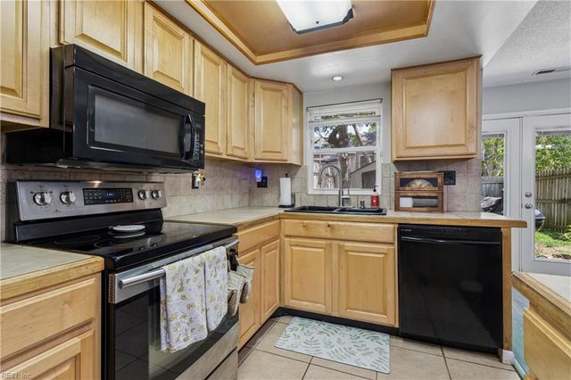 3600 Smokey Chamber DR, Virginia Beach, VA 23462