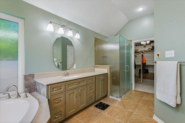 15702 Park Center Way, Houston, TX 77059