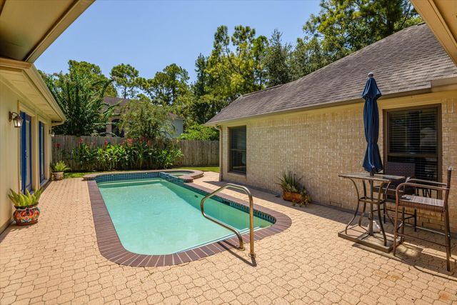 15702 Park Center Way, Houston, TX 77059