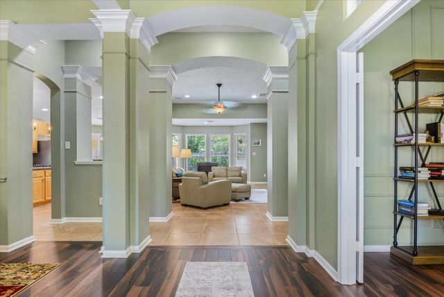 15702 Park Center Way, Houston, TX 77059