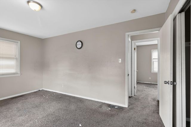 4487 Dundee Avenue, Columbus, OH 43227