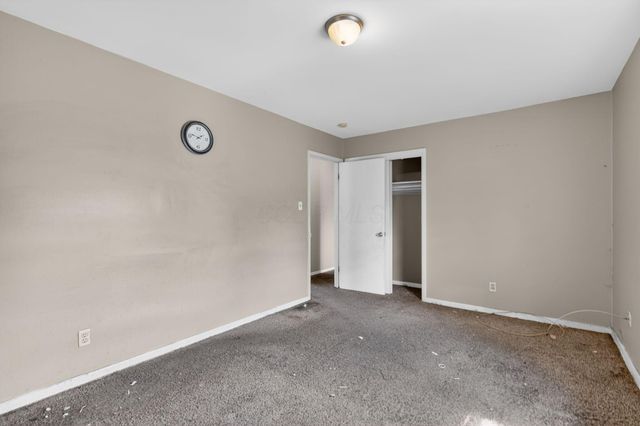 4487 Dundee Avenue, Columbus, OH 43227