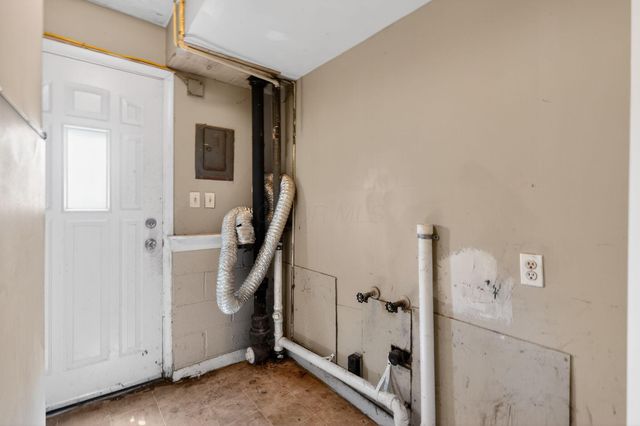 4487 Dundee Avenue, Columbus, OH 43227