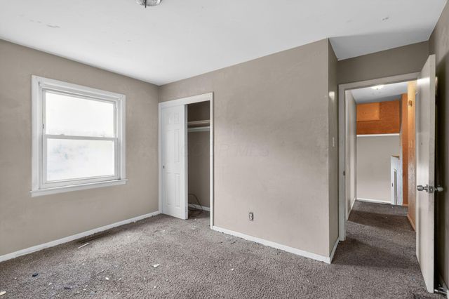 4487 Dundee Avenue, Columbus, OH 43227