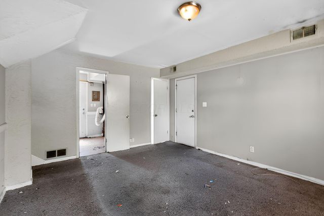 4487 Dundee Avenue, Columbus, OH 43227