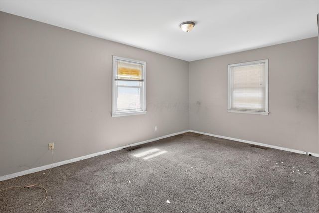 4487 Dundee Avenue, Columbus, OH 43227