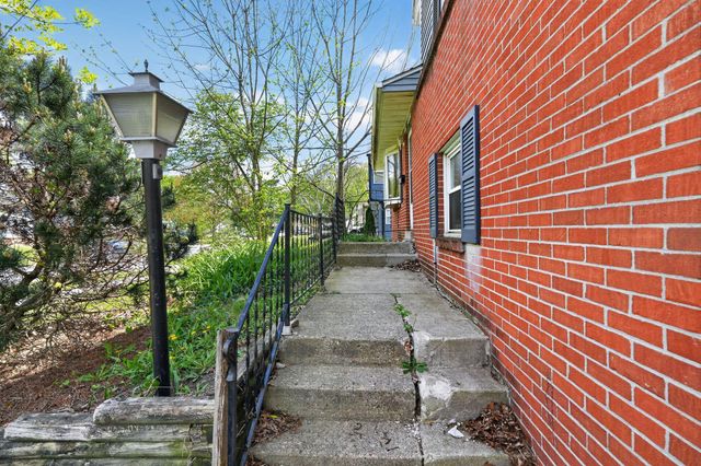 4487 Dundee Avenue, Columbus, OH 43227