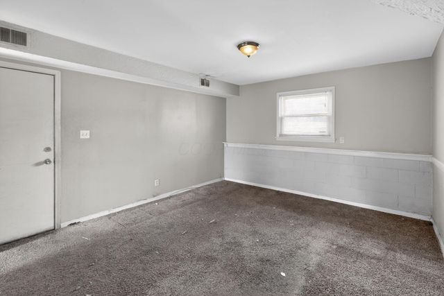 4487 Dundee Avenue, Columbus, OH 43227