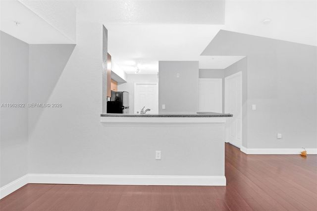 2586 Centergate Dr 303, Miramar, FL 33025