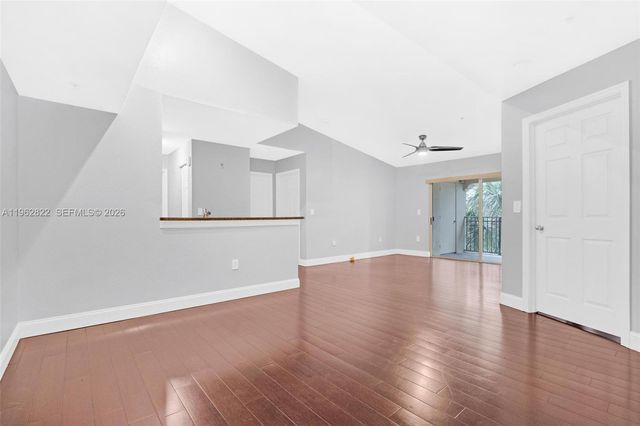 2586 Centergate Dr 303, Miramar, FL 33025