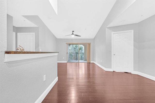 2586 Centergate Dr 303, Miramar, FL 33025