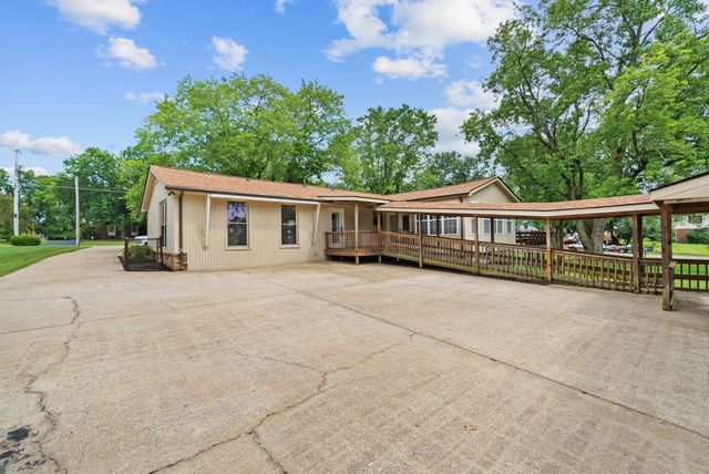 1301 Rivermont Dr, Gallatin, TN 37066