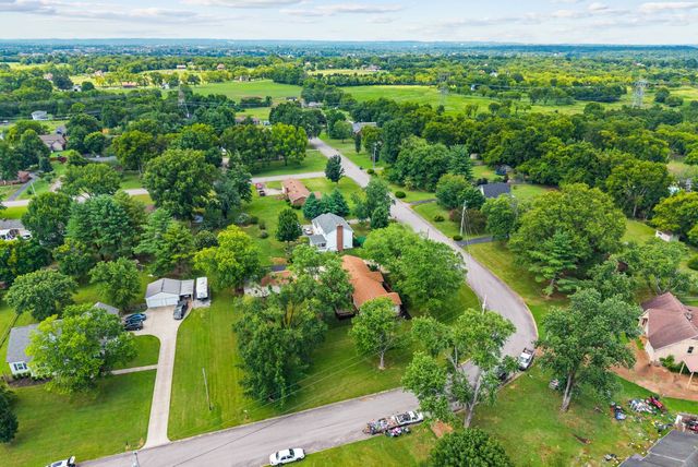 1301 Rivermont Dr, Gallatin, TN 37066
