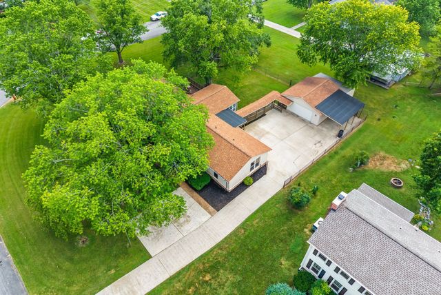 1301 Rivermont Dr, Gallatin, TN 37066