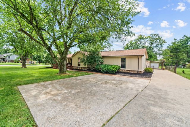1301 Rivermont Dr, Gallatin, TN 37066