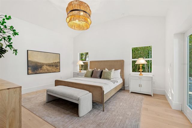 1834 BOUGAINVILLEA STREET, Sarasota, FL 34239