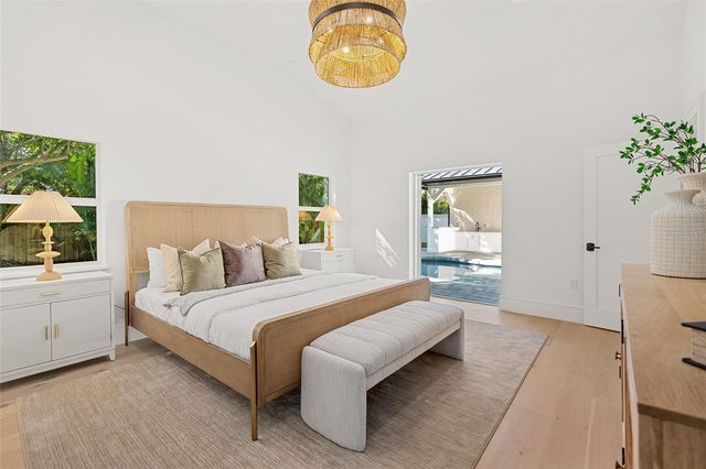 1834 BOUGAINVILLEA STREET, Sarasota, FL 34239