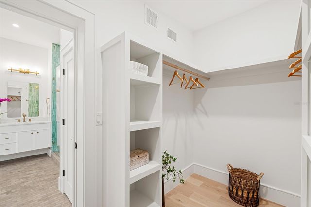 1834 BOUGAINVILLEA STREET, Sarasota, FL 34239