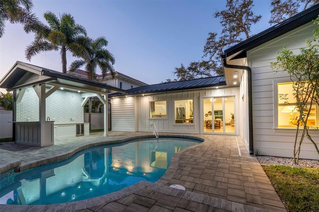 1834 BOUGAINVILLEA STREET, Sarasota, FL 34239