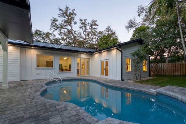 1834 BOUGAINVILLEA STREET, Sarasota, FL 34239