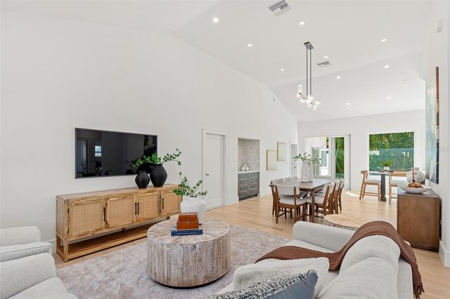 1834 BOUGAINVILLEA STREET, Sarasota, FL 34239