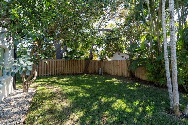 1834 BOUGAINVILLEA STREET, Sarasota, FL 34239