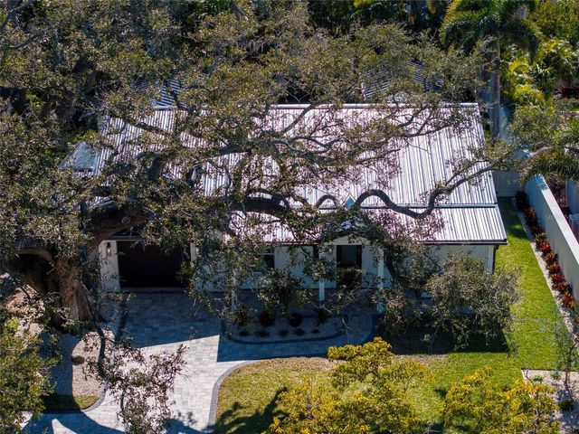 1834 BOUGAINVILLEA STREET, Sarasota, FL 34239