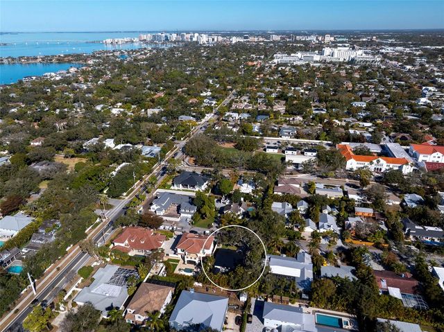 1834 BOUGAINVILLEA STREET, Sarasota, FL 34239