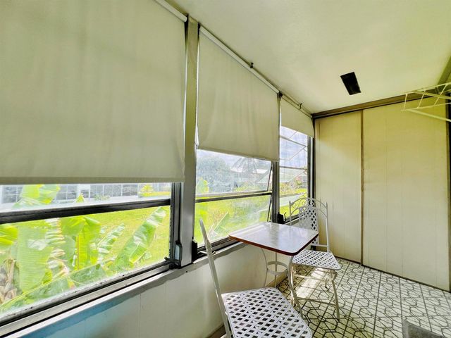 142 Cambridge F, West Palm Beach, FL 33417