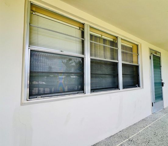 142 Cambridge F, West Palm Beach, FL 33417