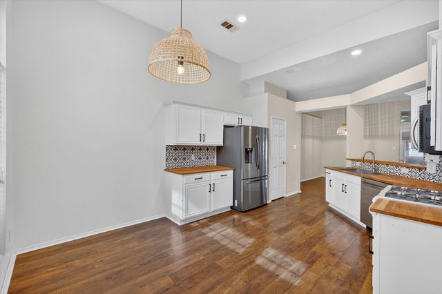 3033 Blue Jay Lane, Midlothian, TX 76065