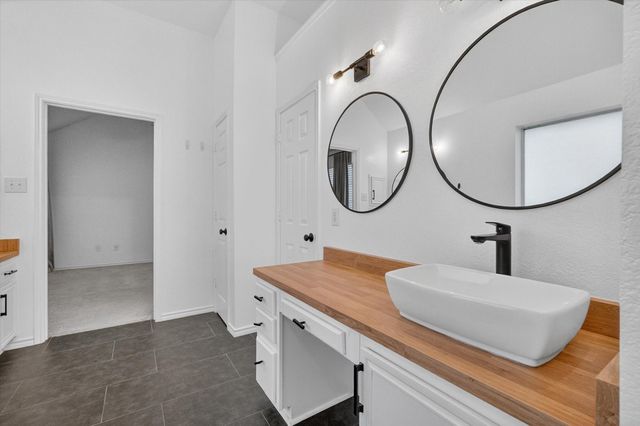 3033 Blue Jay Lane, Midlothian, TX 76065