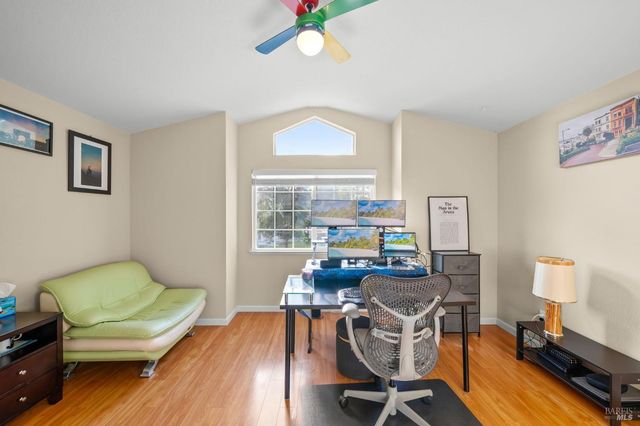 395 Marna Dr, Vacaville, CA 95687