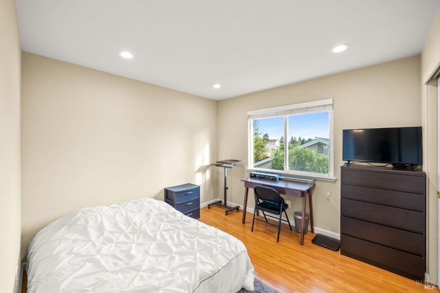 395 Marna Dr, Vacaville, CA 95687