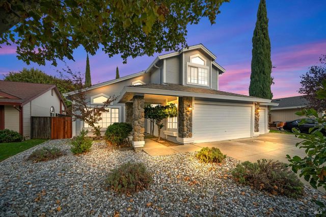 395 Marna Dr, Vacaville, CA 95687