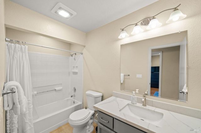 395 Marna Dr, Vacaville, CA 95687