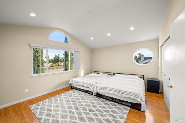 395 Marna Dr, Vacaville, CA 95687