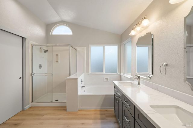 395 Marna Dr, Vacaville, CA 95687