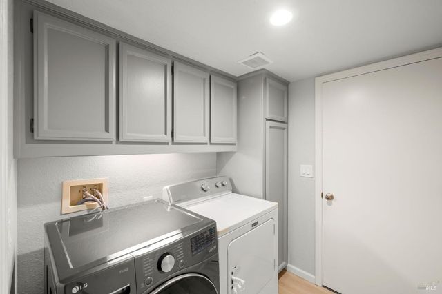 395 Marna Dr, Vacaville, CA 95687